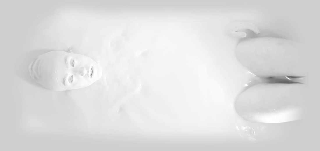 Bath - Video perfromance