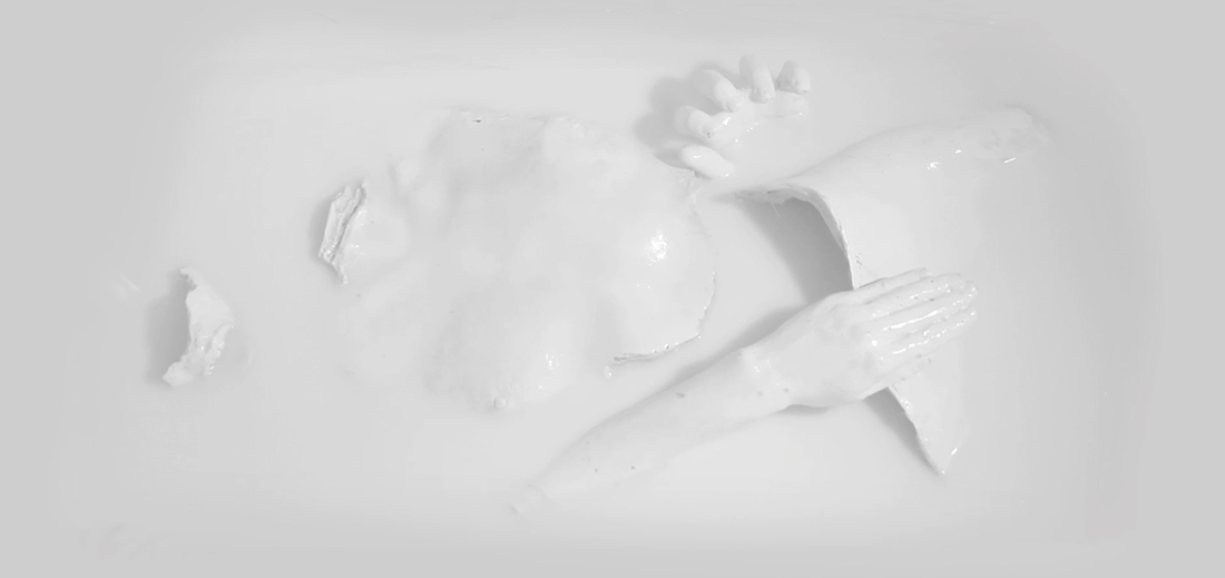 Bath - Video perfromance
